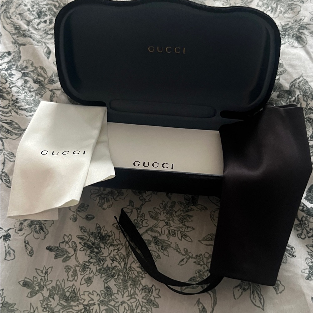 Gucci Black and Gold Sunglasses - Picture 8 of 8